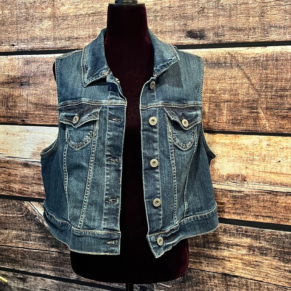 Torrid vest